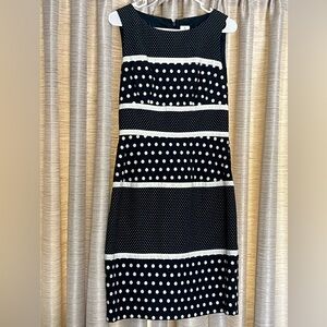 Navy and white shift dress. Altered from 8 to fit size 4. Brand: Julia Jordan.